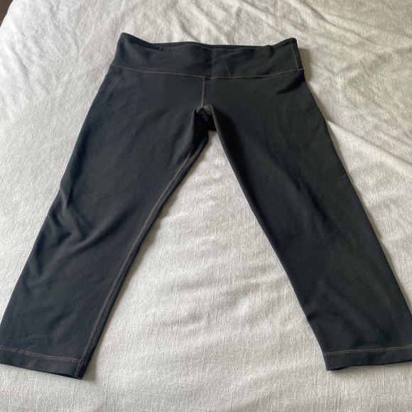 Lululemon Crops - Picture 2 of 2